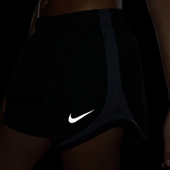 Nike Women's Dri-FIT Tempo Leopard SHIMMER Print Running Shorts XS black - Picture 12 of 13